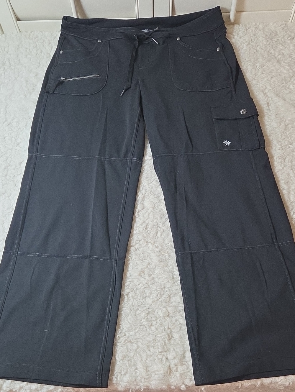 Athleta Black Women's Cargo Pants with Utility Pockets Sz XL Black